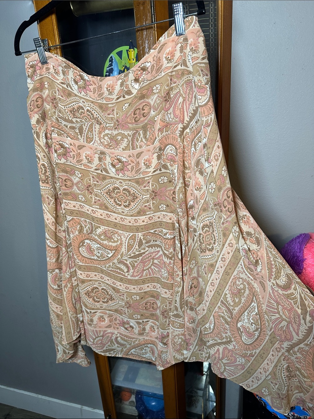 Bandolino Paisley Midi Skirt in Peach and Beige